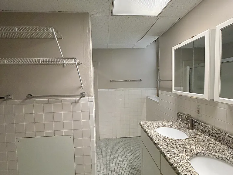 219 S 41st St #A — Photo 12