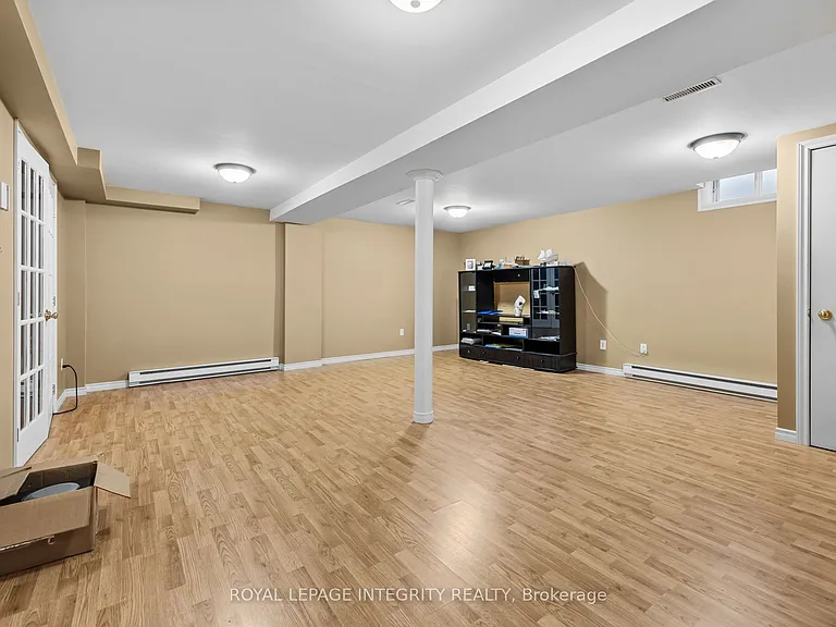 1090 Chablis Park — Photo 18