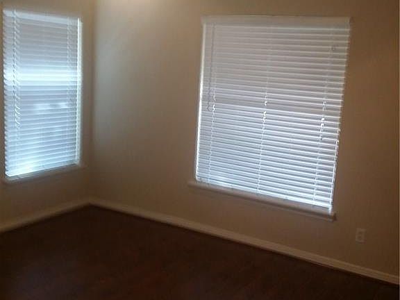 4th image of 3005 Holm Dr