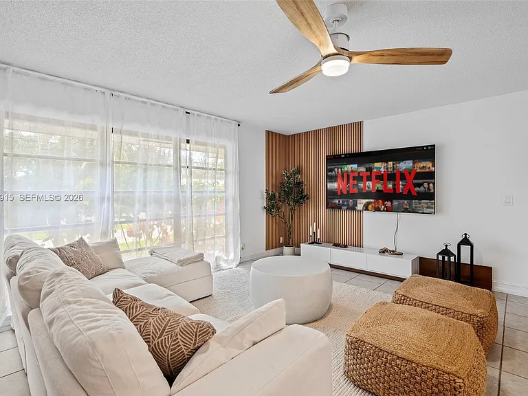 8101 W Lake Dr — Photo 5