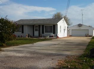 3377 Ellis Park Dr, Burton, MI 48519