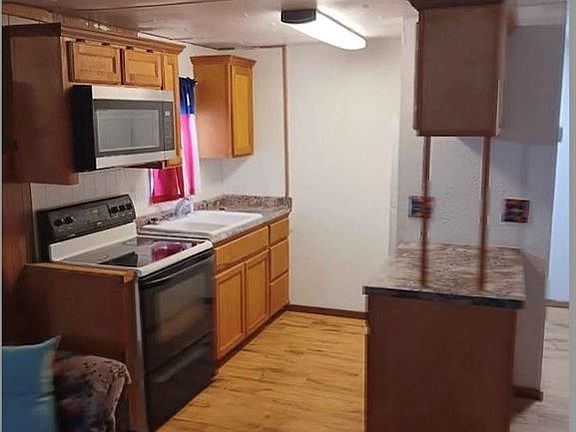 4th image of 13973 Pomegranate Ln