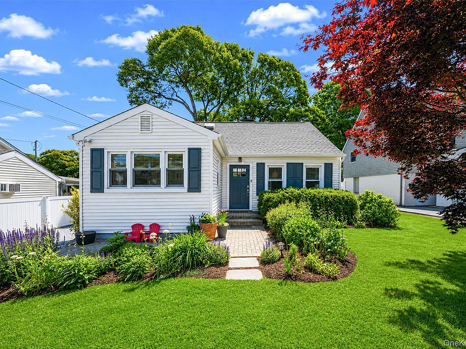 1st image of 7 Spruce Drive