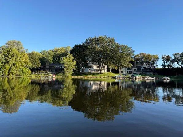 4900 Killarney Dr, Golden Valley, MN 55422