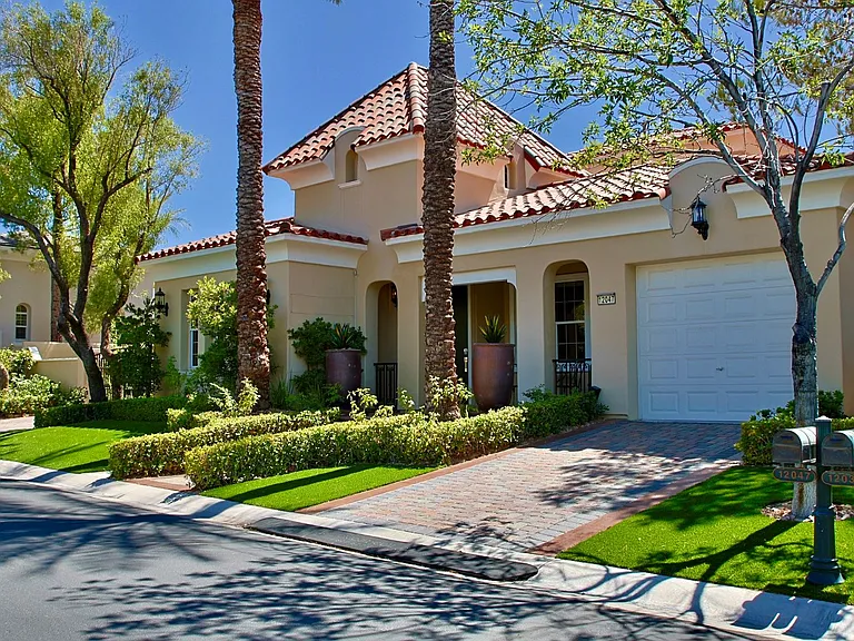 12047 Oakland Hills Dr — Photo 1