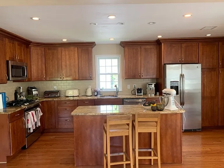 35 Summit Ave — Photo 2