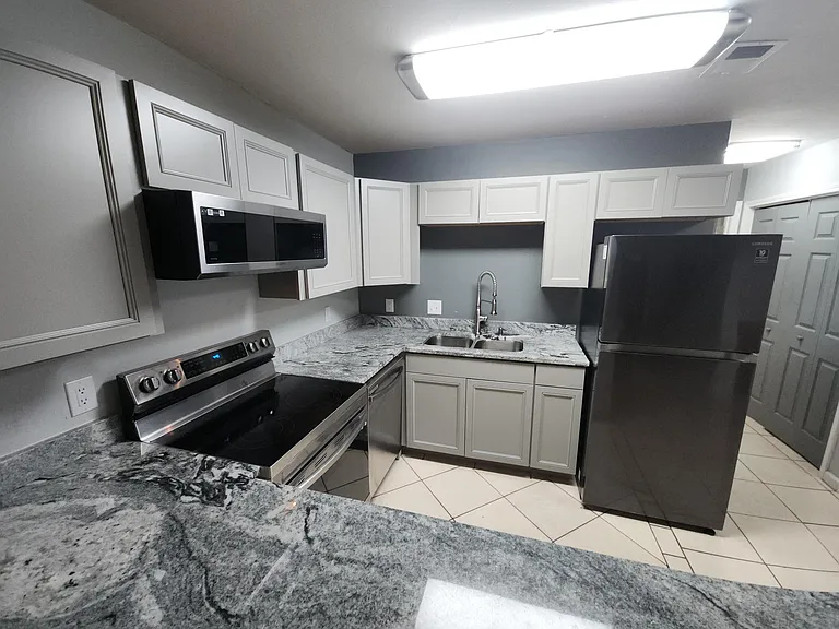 1143 Ocala Rd — Photo 8