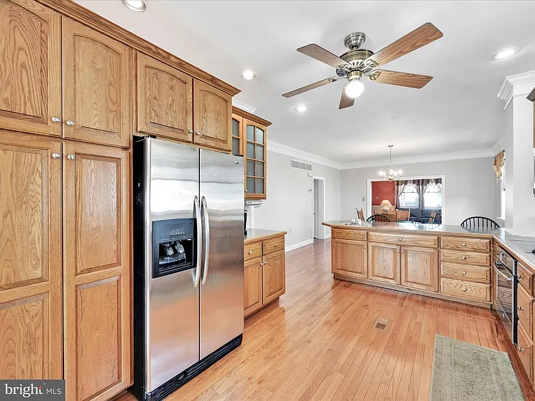 19 Beechwood Rd — Photo 12