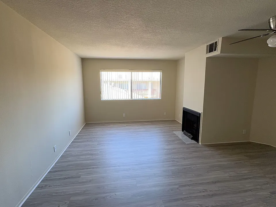 4434 Fulton Ave #204