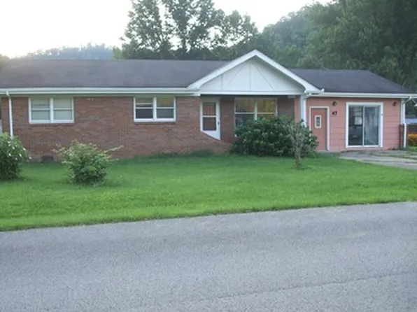 47 Horseshoe St, Thelma, KY 41260