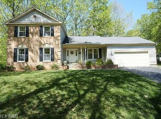 1042 Carnation Dr, Rockville, MD 20850