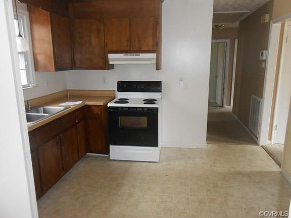 2nd image of 622 Cabin Creek Dr