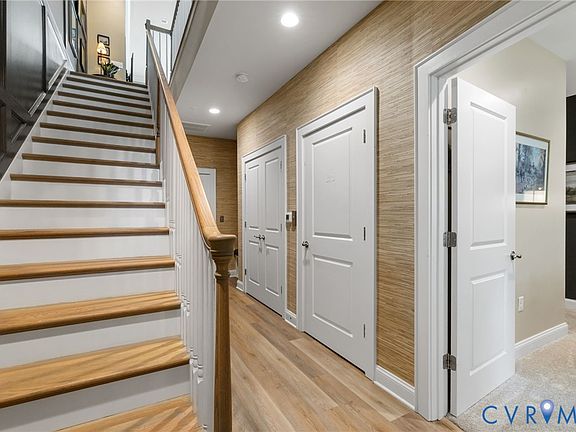 5th image of 342 Becklow Ave