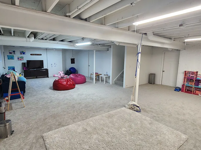 8330 64th St — Photo 34