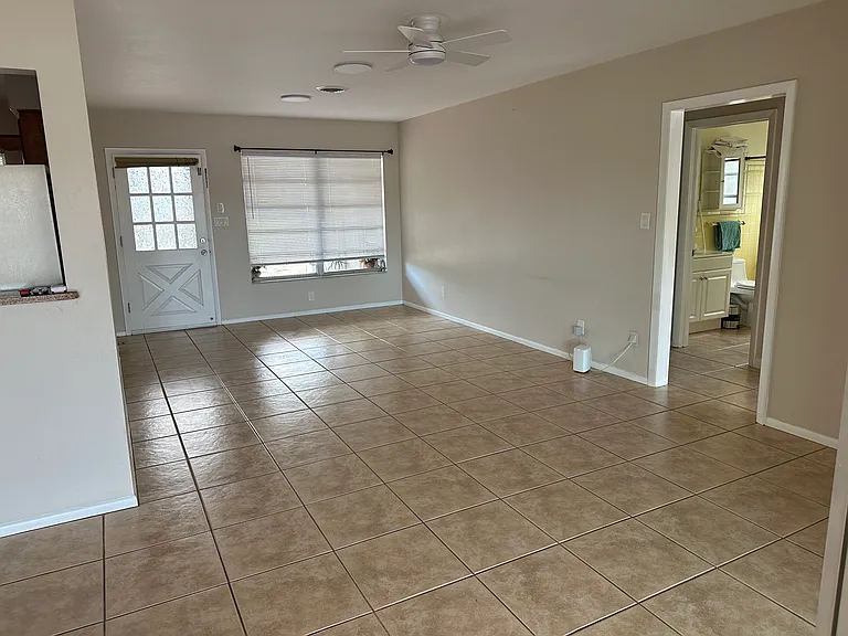 2152 Bay St #A — Photo 12