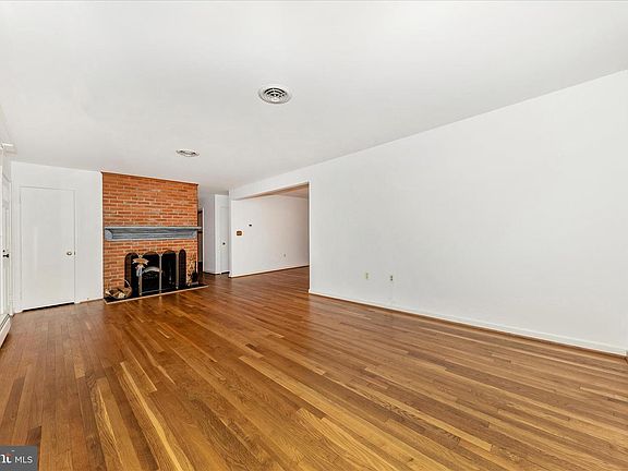 5th image of 9811 Watkins Rd