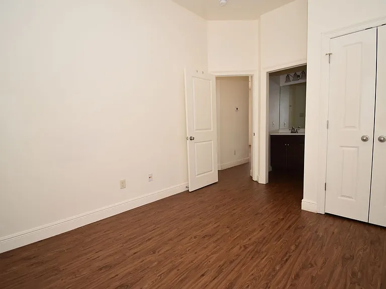 2408-2464 W Barnett Springs Ave — Photo 10