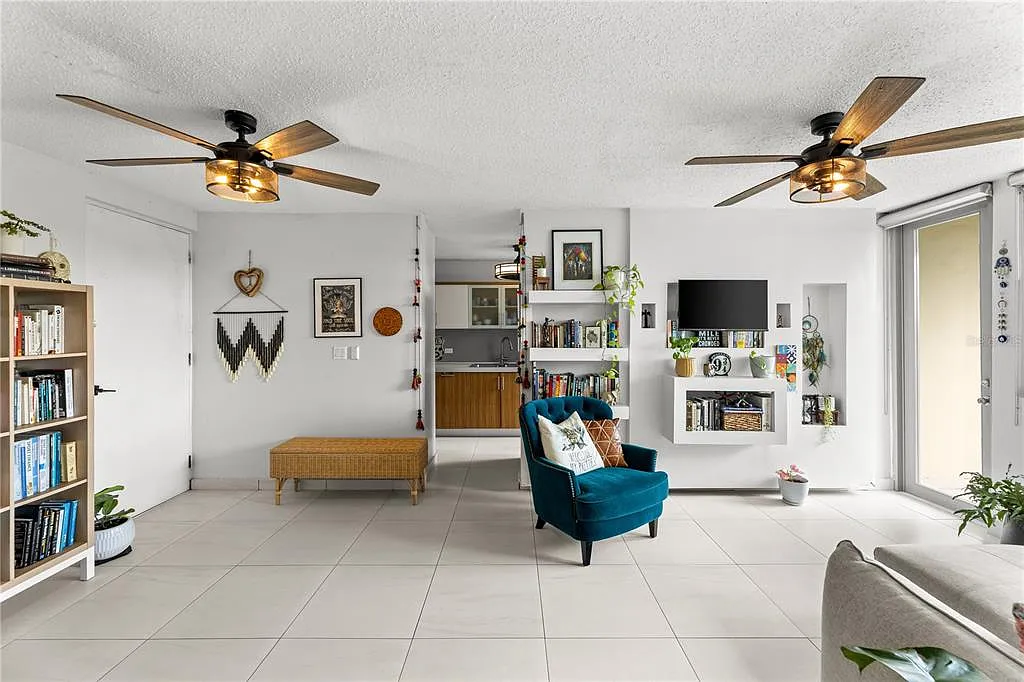 2 bed, 2.0 bath, 850 sqft, $1,800 — Photo 3