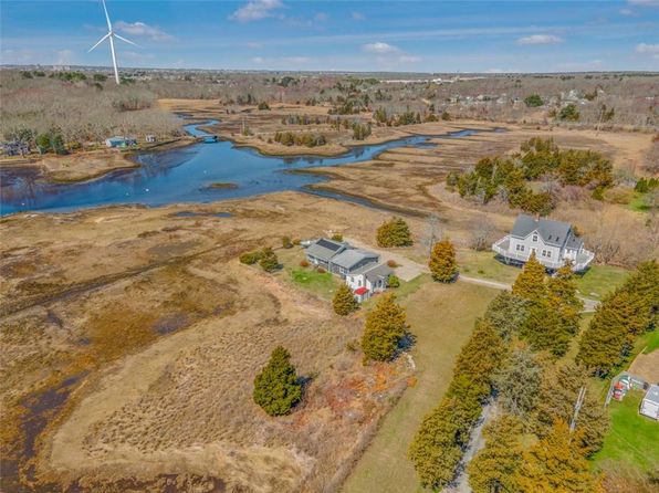 7 Shawmut St, Fairhaven, MA 02719