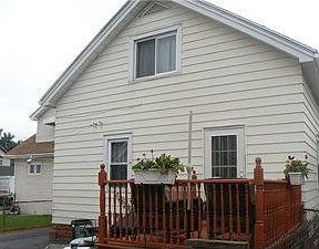 5th image of 321 Roslyn St