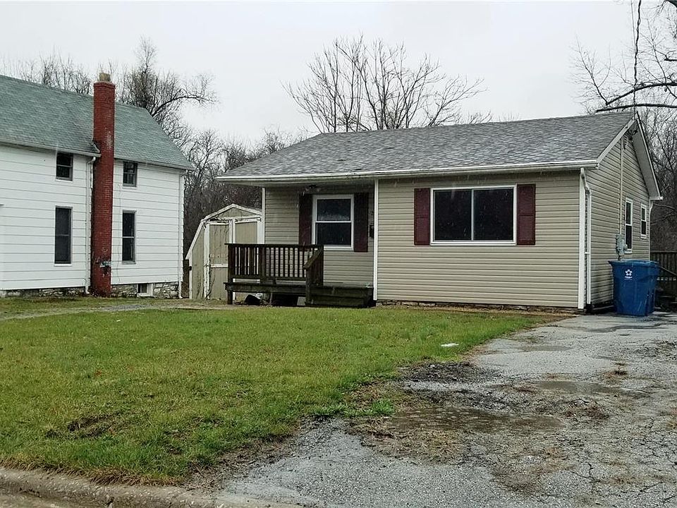 2nd image of 2711 Powhattan St