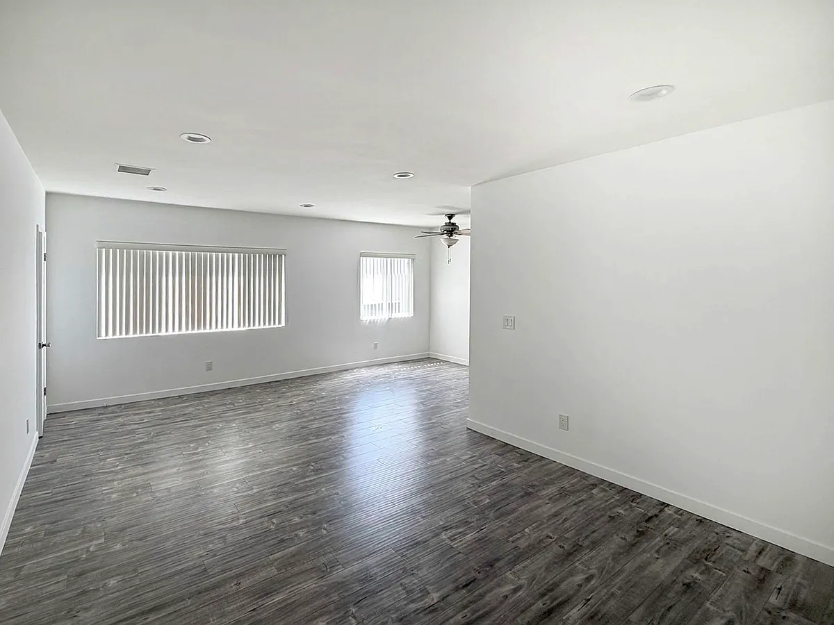 Building Photo - 11140 Camarillo St #6