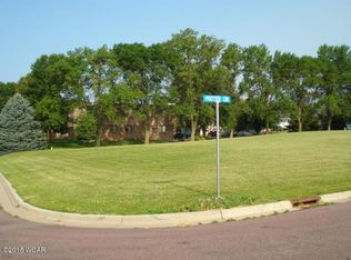 2750 Poetter Cir, Fairmont, MN 56031