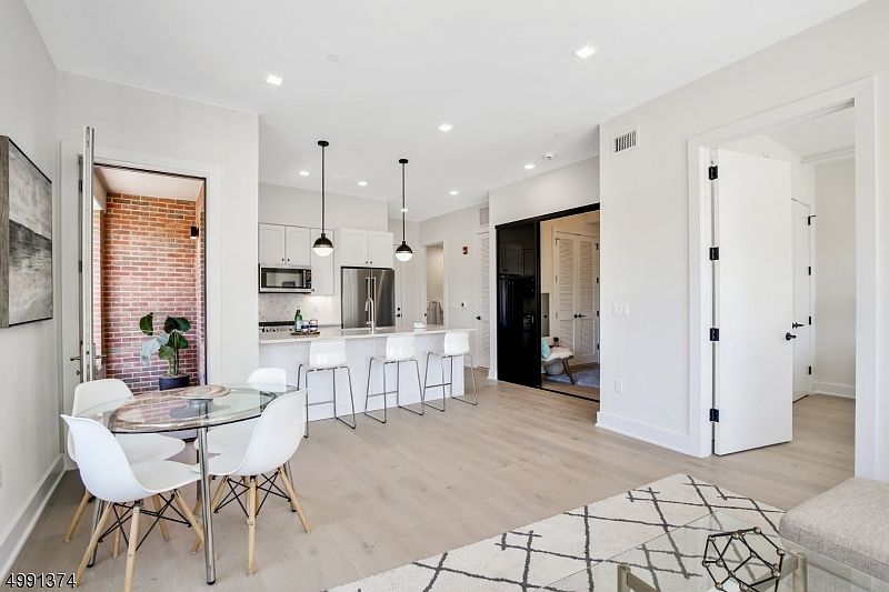 1st image of 256 Park St #306