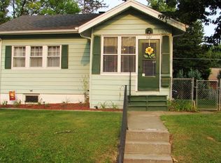 927 N Pine St, Davenport, IA 52804