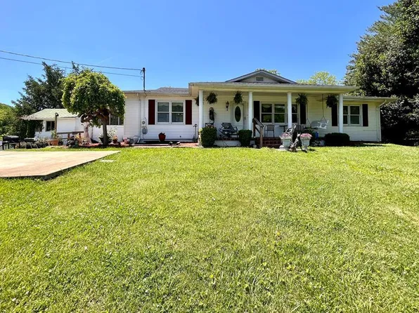 58 Blackcat Ln, Auxier, KY 41602