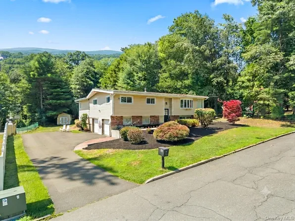 84 Deltic Road, New City, NY 10956