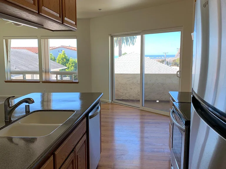 725 Napa Ave — Photo 5