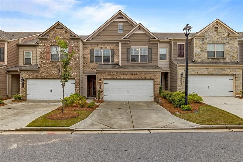 1st image of 2778 Village Park Bnd