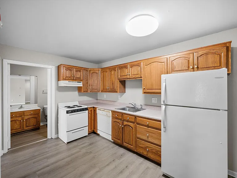Toledo Circle Apartments — Photo 5