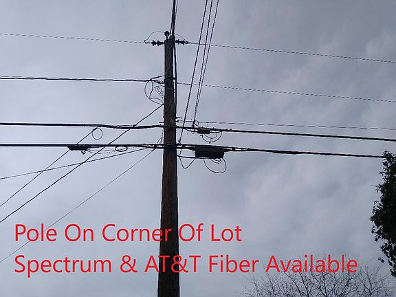 3rd image of 837 S San Eduardo Ave