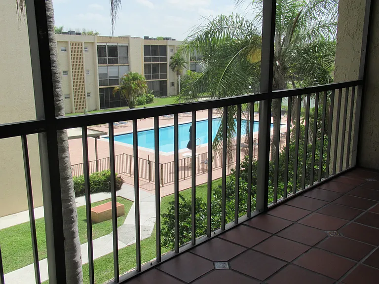 8401 SW 107th Ave #371E — Photo 8