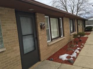 3258 7th St APT 2, Park City, IL 60085
