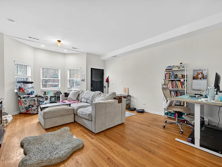 3115 N Oakley Ave #1 — Photo 7