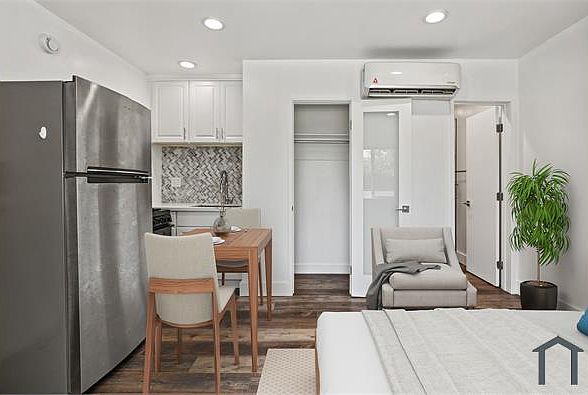 1st image of 2730 Raymond Ave APT 4