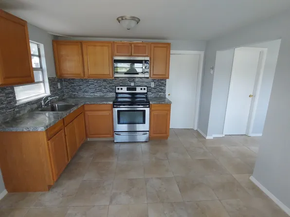 3218 24th St SW, Lehigh Acres, FL 33976