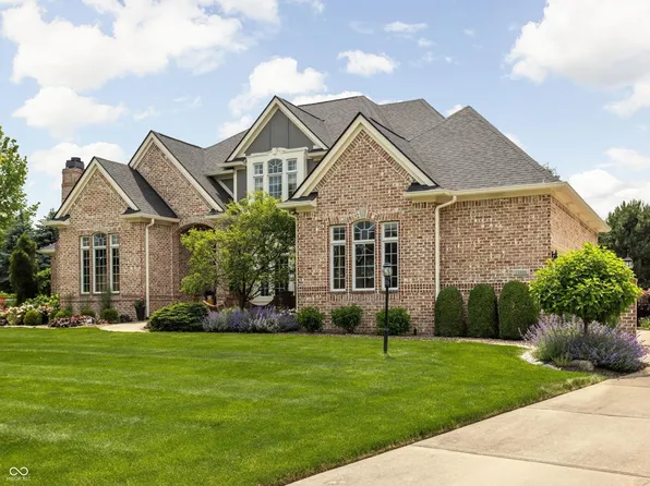 13888 Smokey Ridge Dr, Carmel, IN 46033
