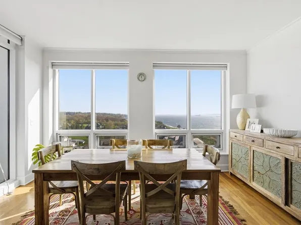 1 Tower Dr APT 902, Portsmouth, RI 02871
