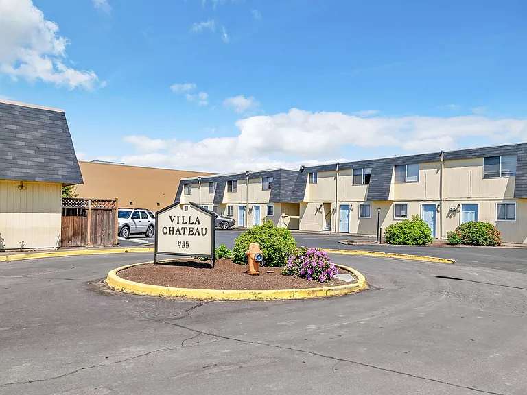 Villa Chateau Apartments — Photo 1