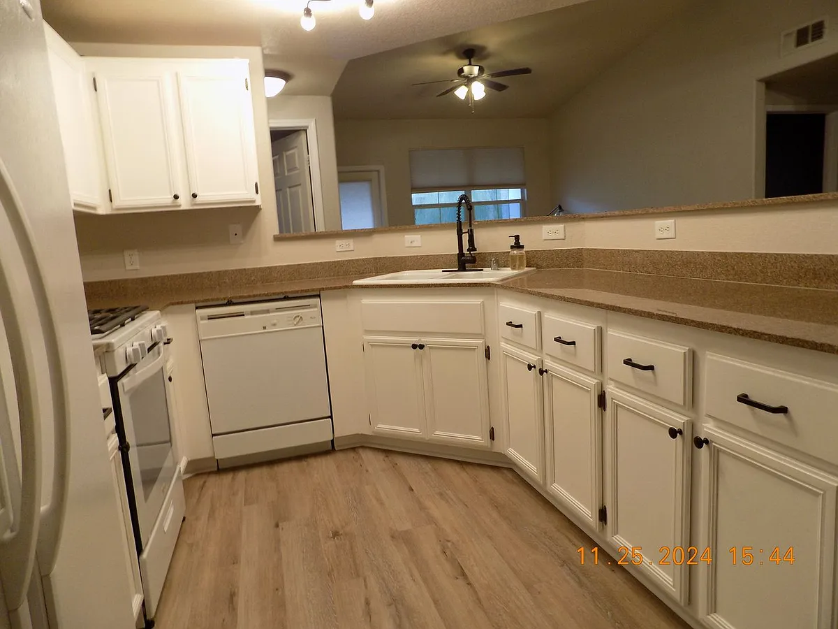 Building Photo - 9975 Peace Way #2145