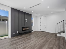 1325 W Ash Ave, Fullerton, CA
