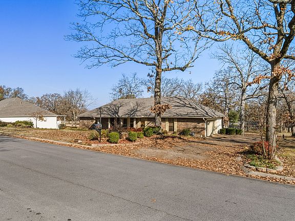 2nd image of 2909 Fincastle Dr