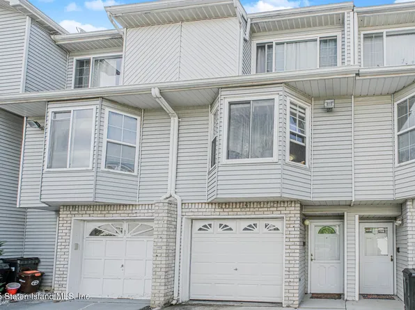 40 Susanna Ln, Staten Island, NY 10312