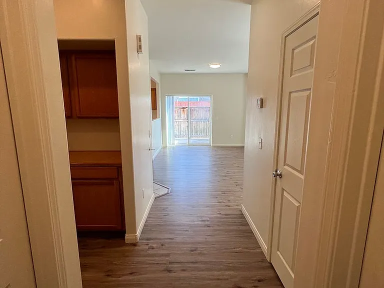 717 Meadow Grove Ct #D — Photo 4
