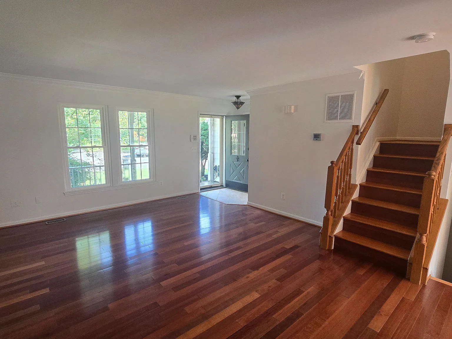 3 bed, 2.5 bath, 1640 sqft, $3,300 — Photo 3