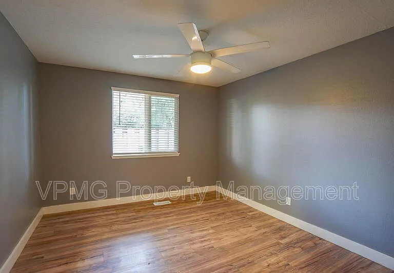 7602 NE 159th Ave — Photo 17